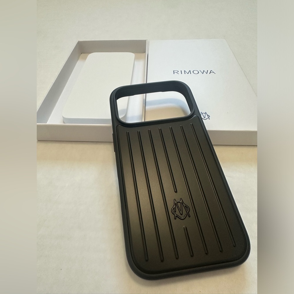 Rimowa Iphone Case Aluminum For Iphone 17 Pro - Picture 2 of 5